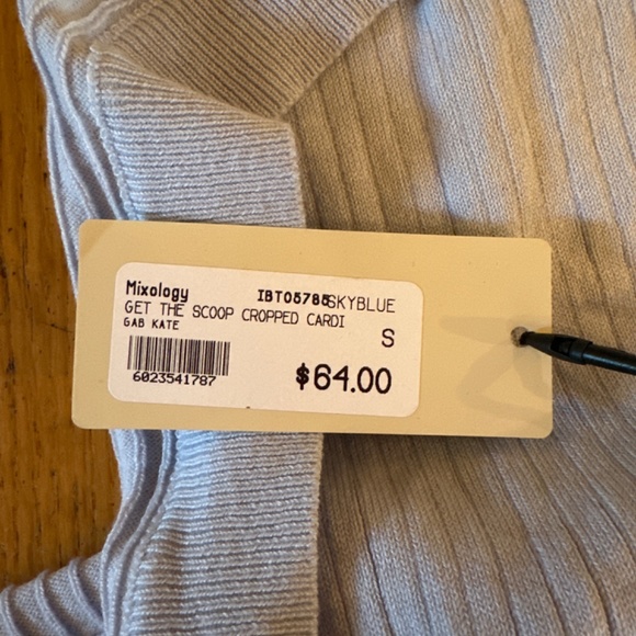 Cropped Hooded Sweater - Picture 4 of 4